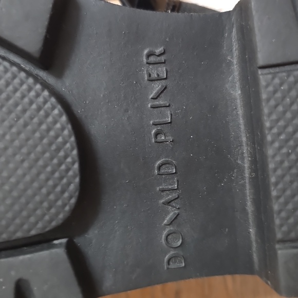Donald Pliner HPBloom Black Patent Thong Sandals